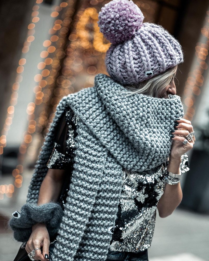 Женские шарфы: модные модели сезона осень-зима 2023-2024