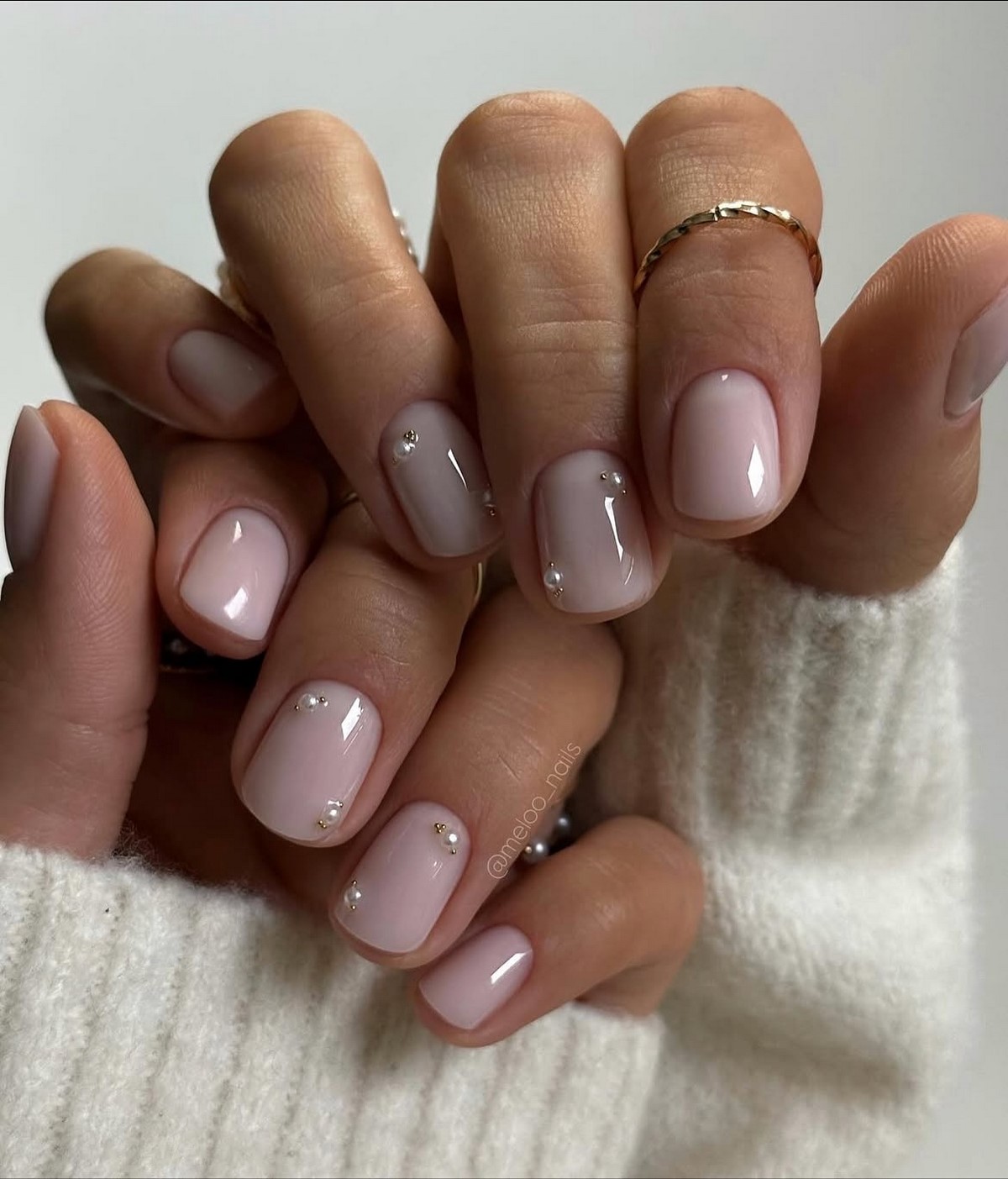 Маникюр на Новый год 2026: топ-7 трендов сезона