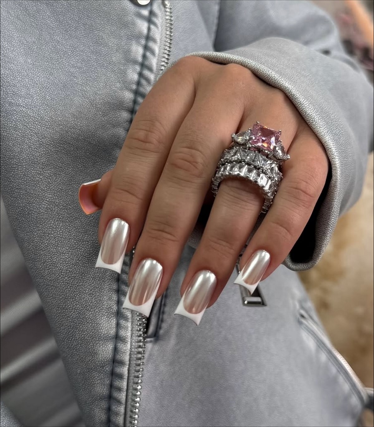 Маникюр на Новый год 2026: топ-7 трендов сезона