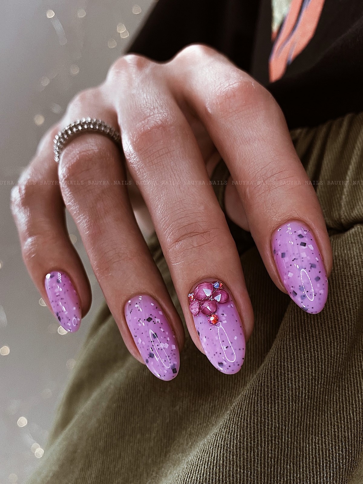 Маникюр на Новый год 2026: топ-7 трендов сезона