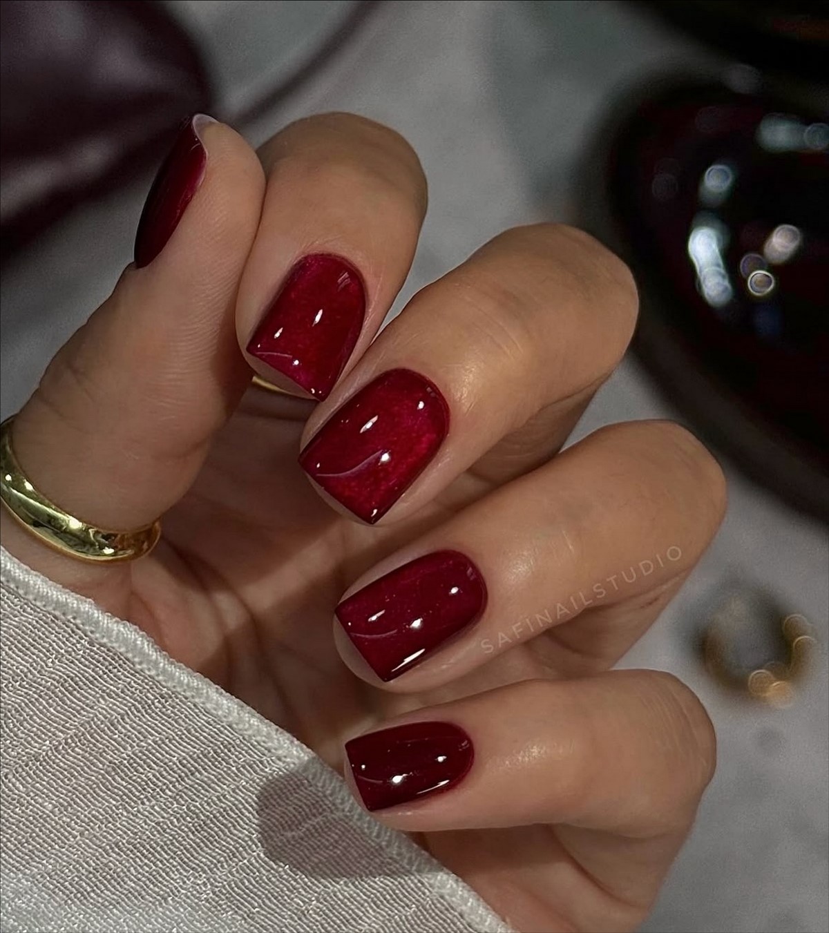 Маникюр на Новый год 2026: топ-7 трендов сезона