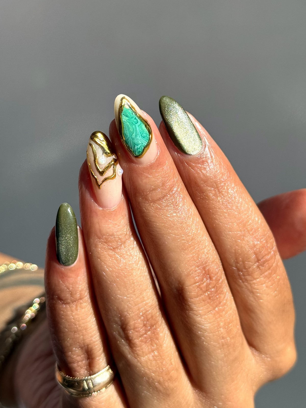 Маникюр на Новый год 2026: топ-7 трендов сезона