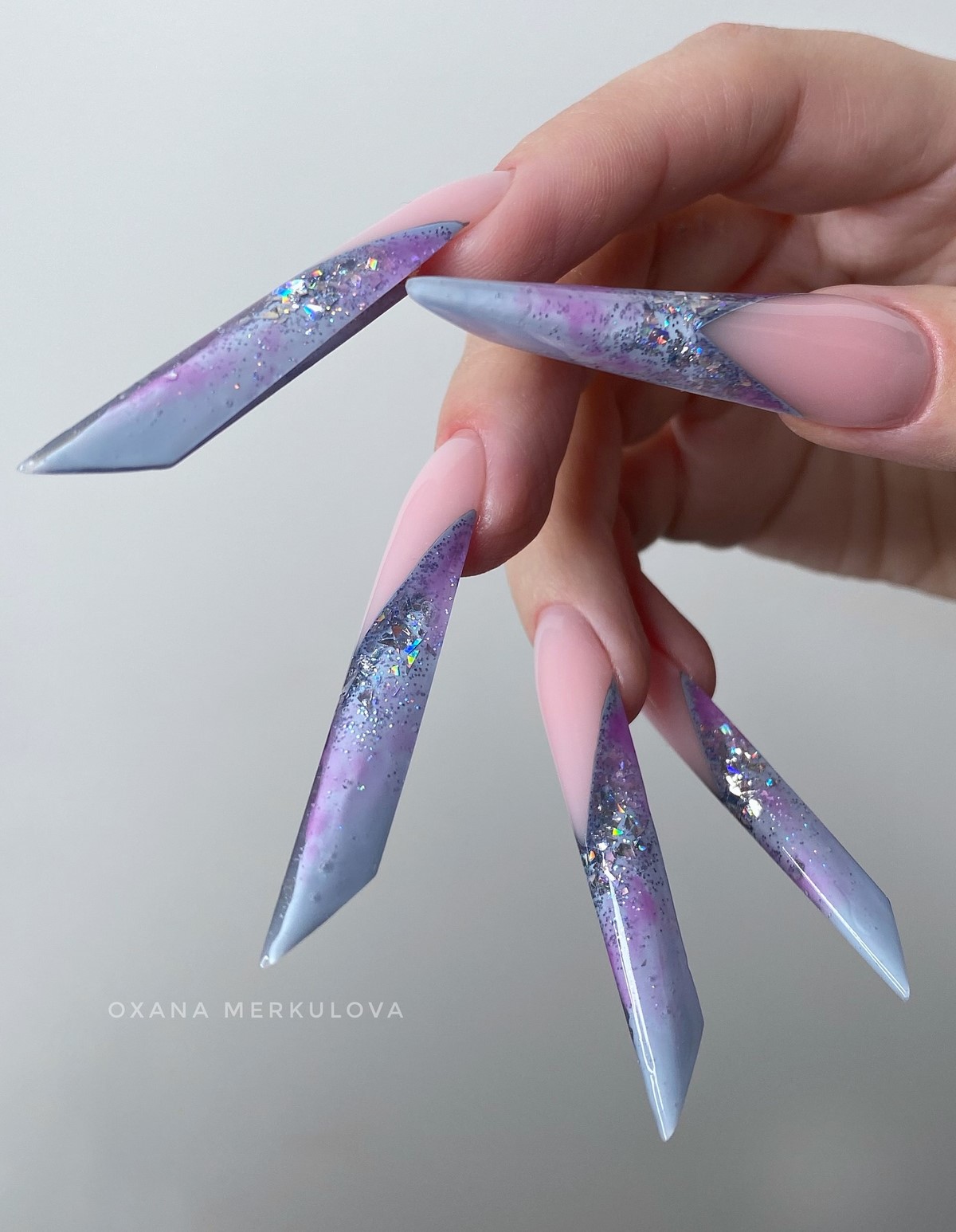 Маникюр на Новый год 2026: топ-7 трендов сезона