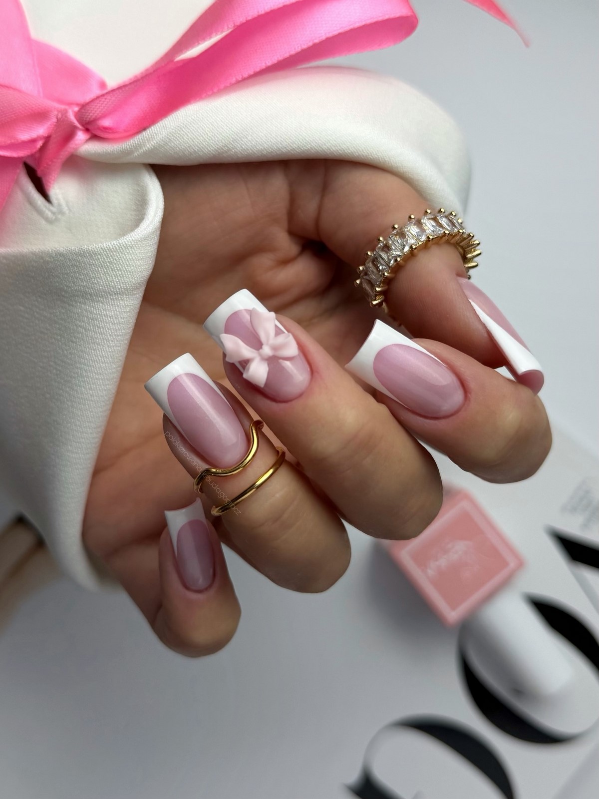 Маникюр на Новый год 2026: топ-7 трендов сезона