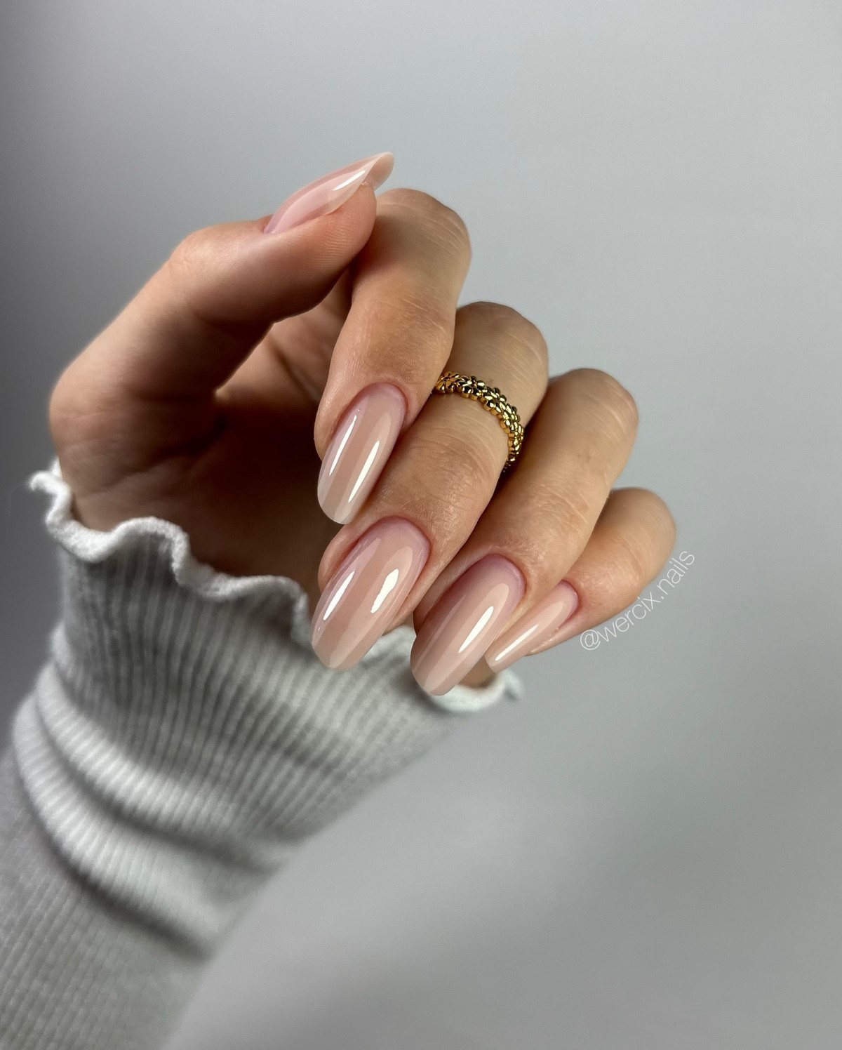 Маникюр на Новый год 2026: топ-7 трендов сезона