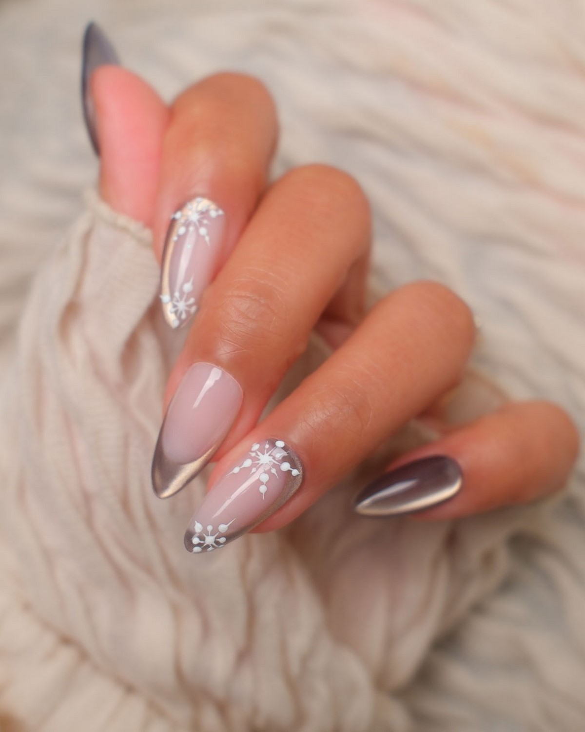 Новинки френч-маникюра 2026: шикарные зимние дизайны