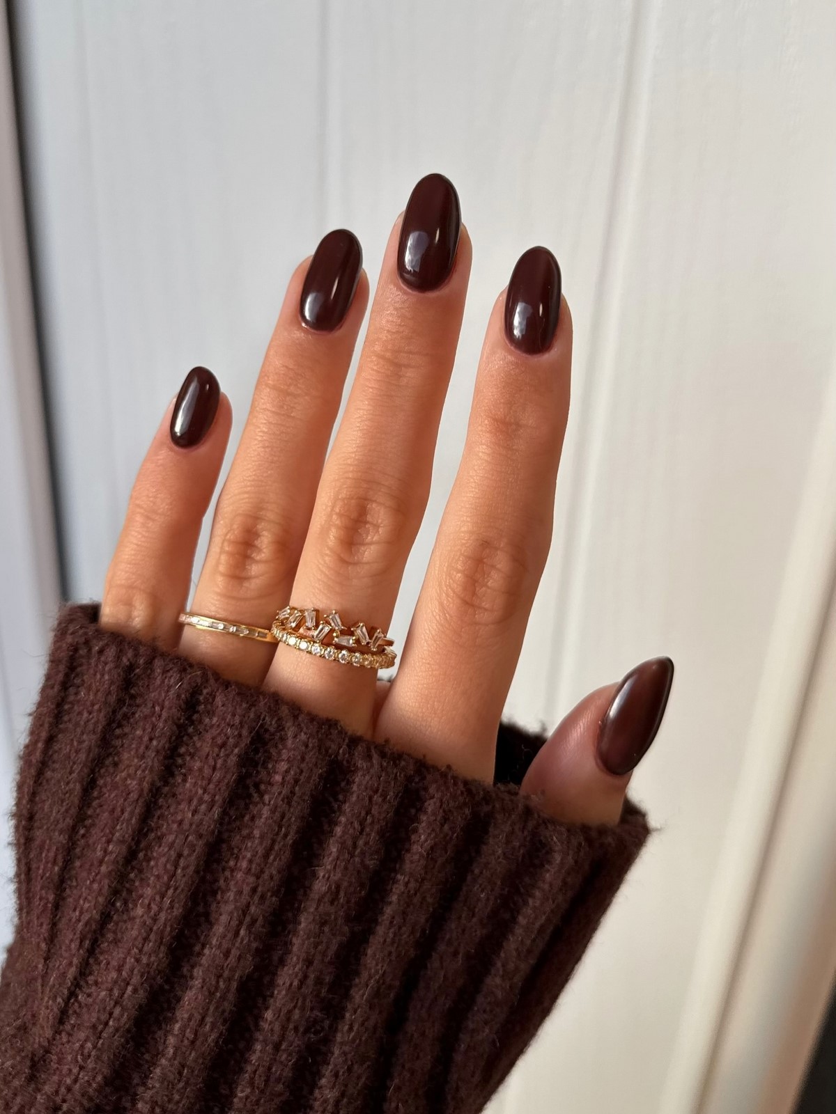 Шоколадный маникюр на январь 2026: тренд зимы