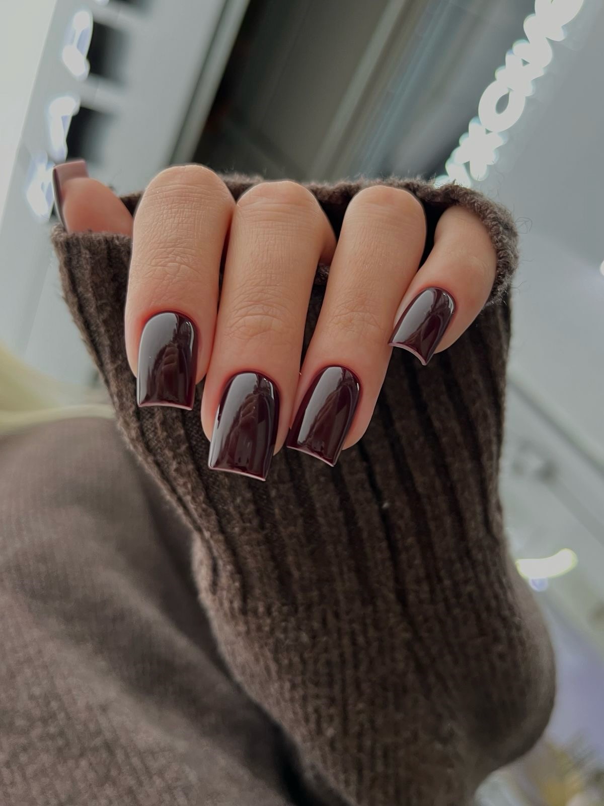 Шоколадный маникюр на январь 2026: тренд зимы