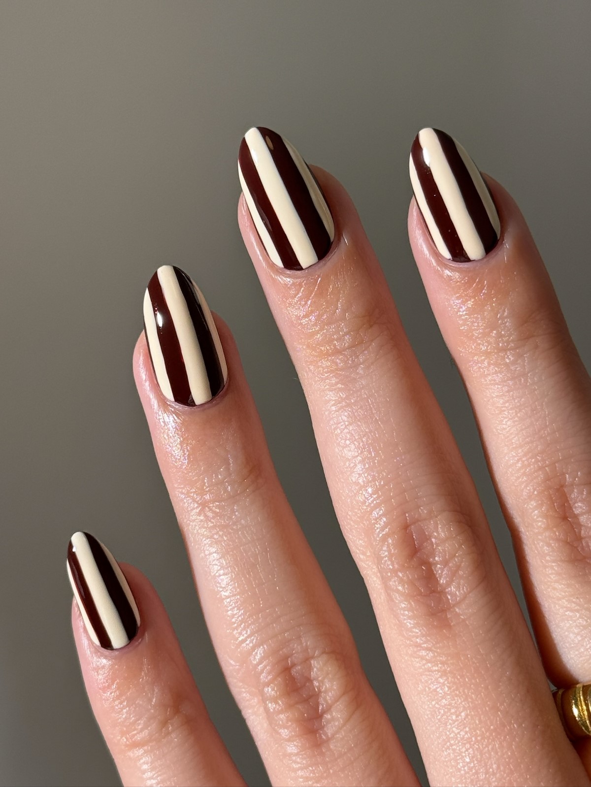 Зимний маникюр в январе 2026: новые тренды месяца