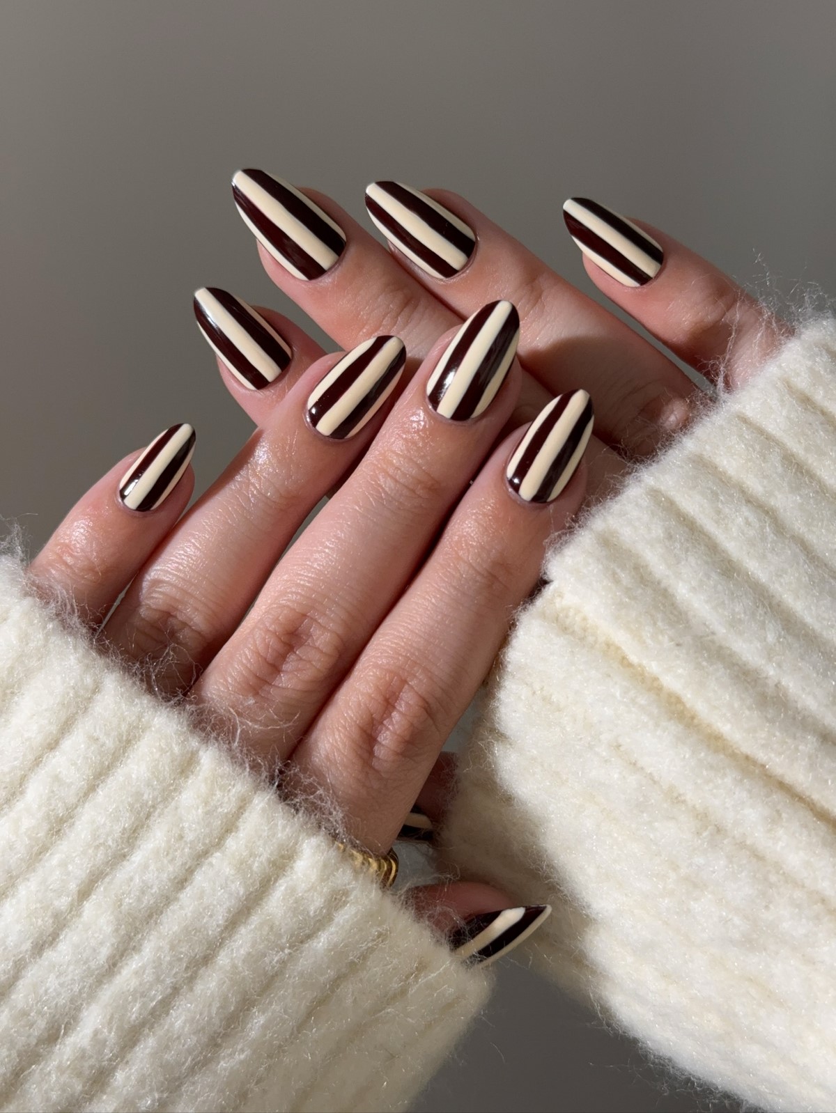 Шоколадный маникюр на январь 2026: тренд зимы