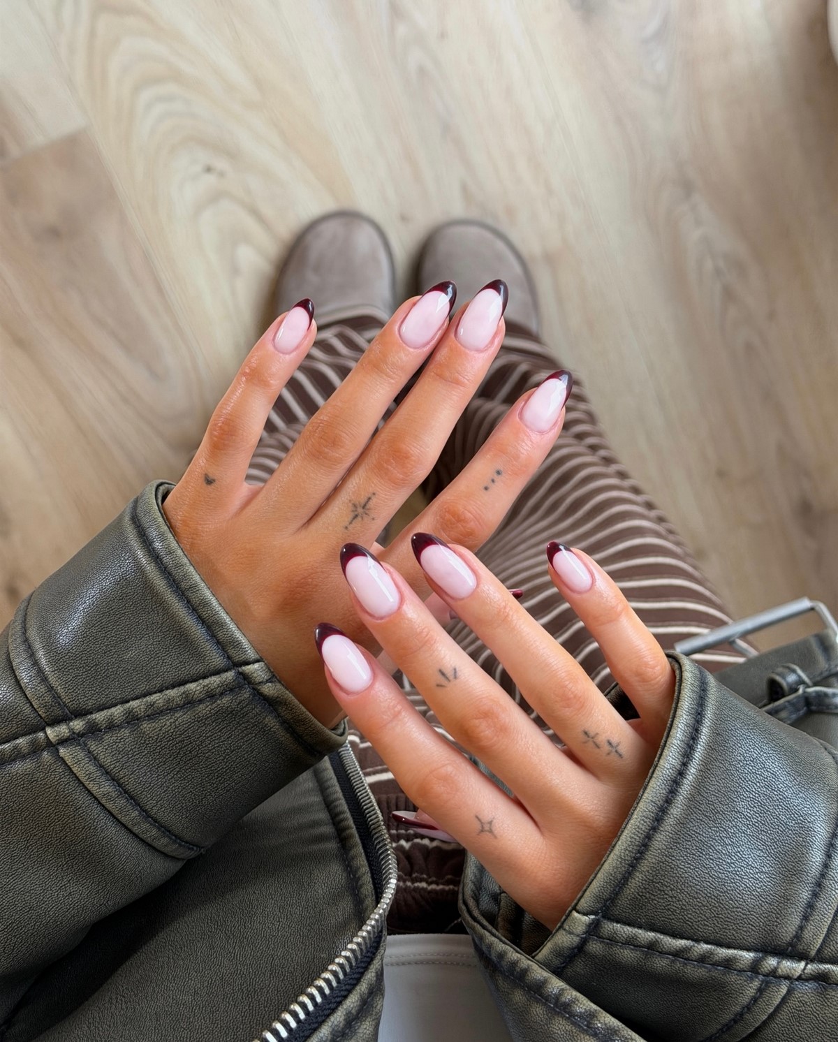 Шоколадный маникюр на январь 2026: тренд зимы