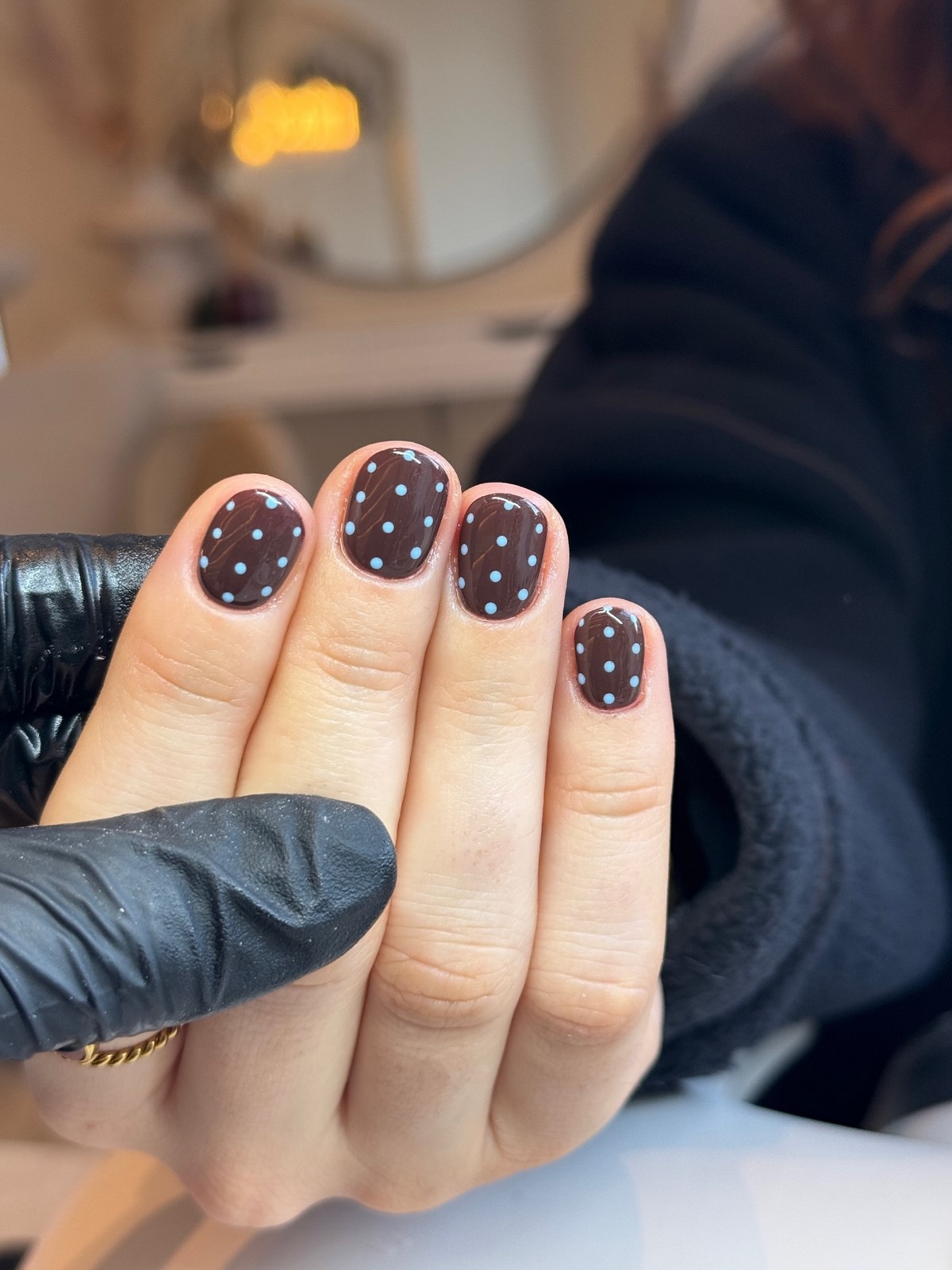 Шоколадный маникюр на январь 2026: тренд зимы