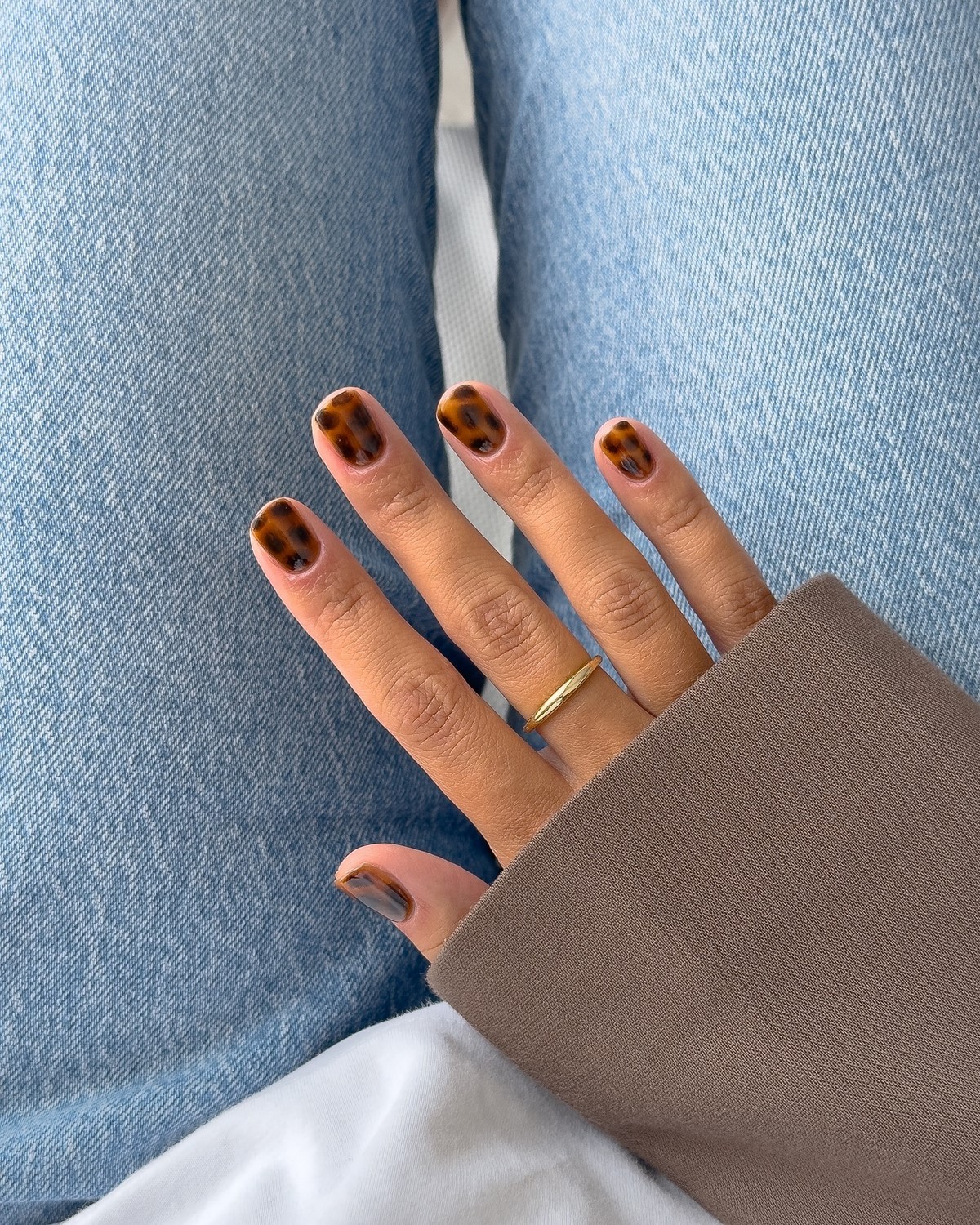 Шоколадный маникюр на январь 2026: тренд зимы