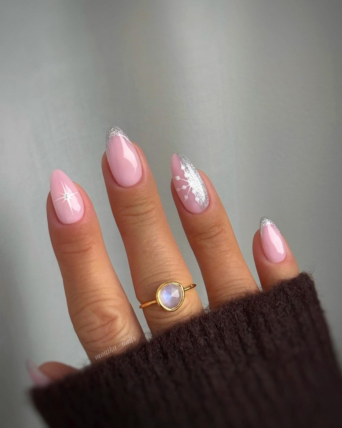 Новинки френч-маникюра 2026: шикарные зимние дизайны