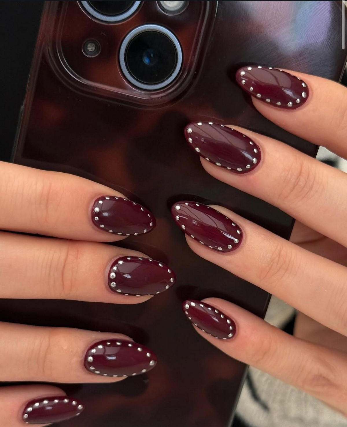 Шоколадный маникюр на январь 2026: тренд зимы 48 Шоколадный маникюр на январь 2026: тренд зимы