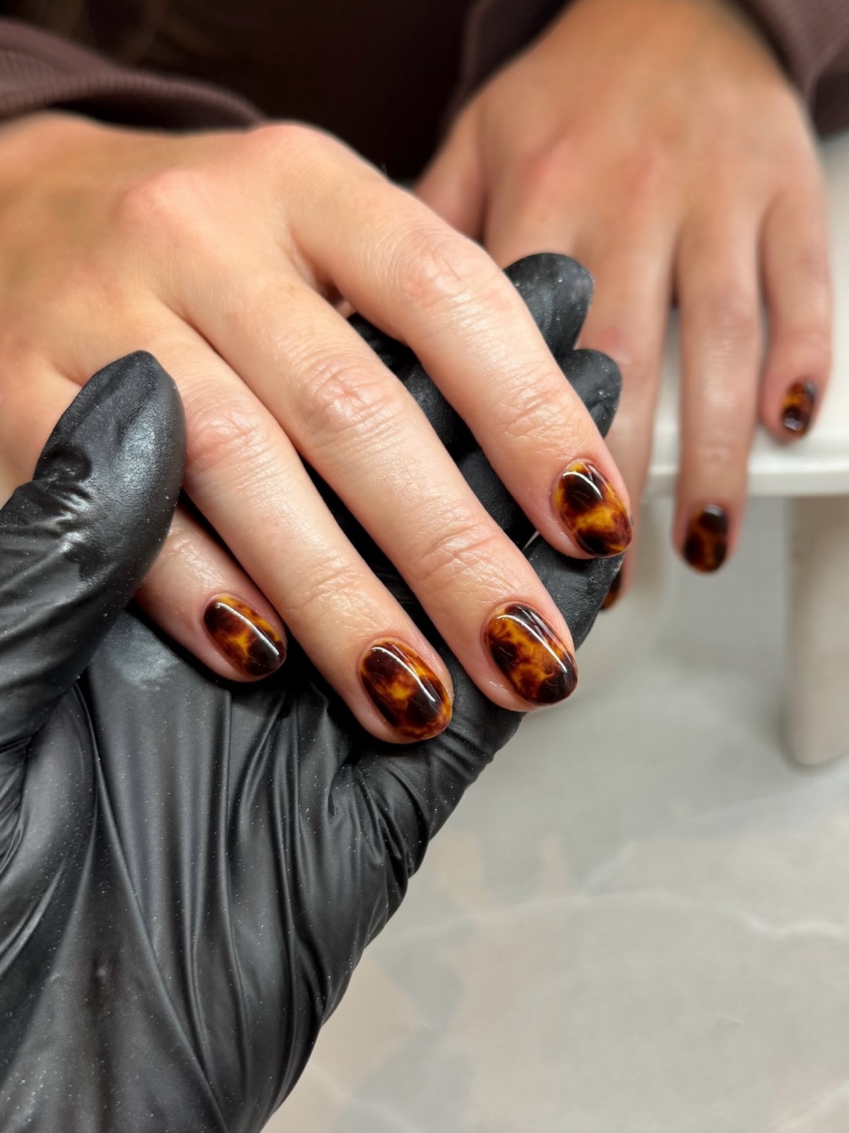 Шоколадный маникюр на январь 2026: тренд зимы