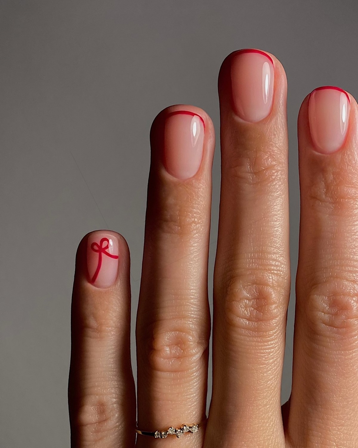 Зимний маникюр в феврале 2026: 5 трендов последнего месяца зимы