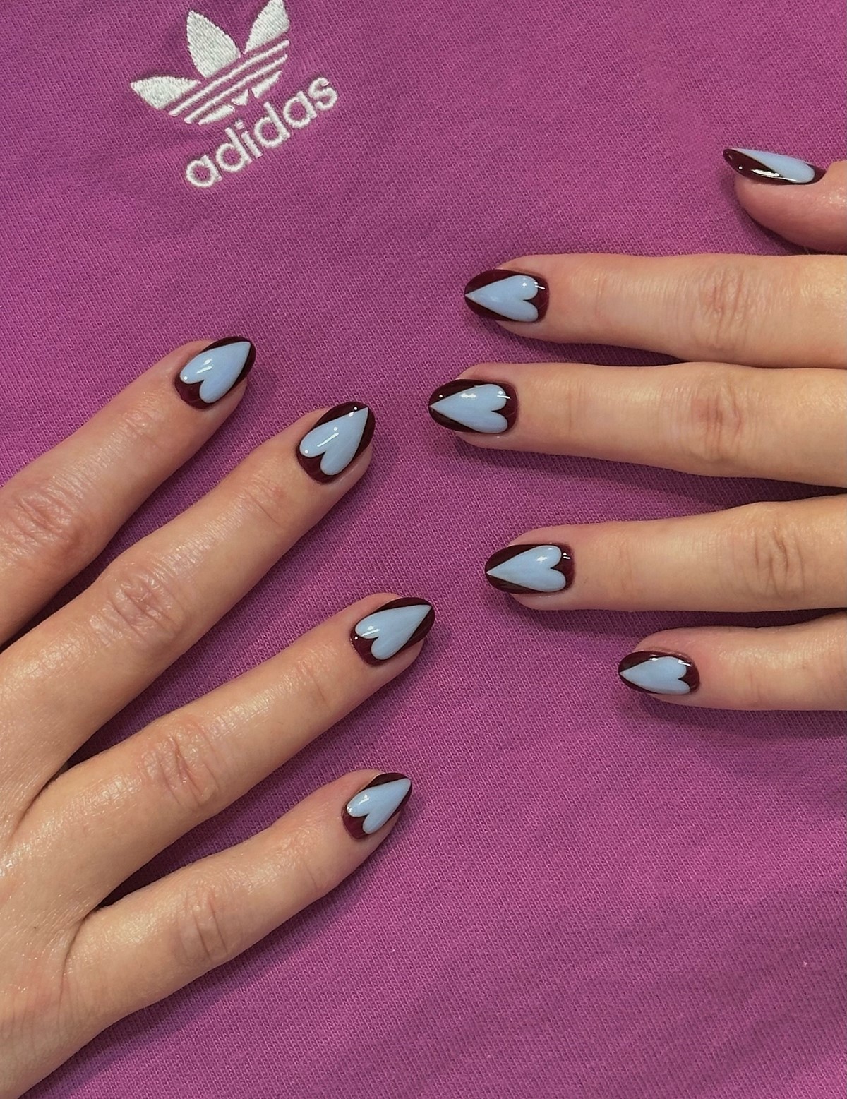 Зимний маникюр в феврале 2026: 5 трендов последнего месяца зимы