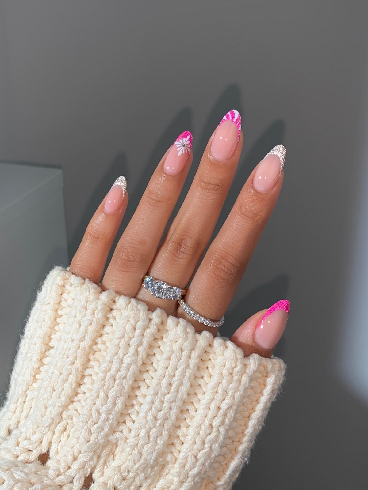 Зимний маникюр в феврале 2026: 5 трендов последнего месяца зимы