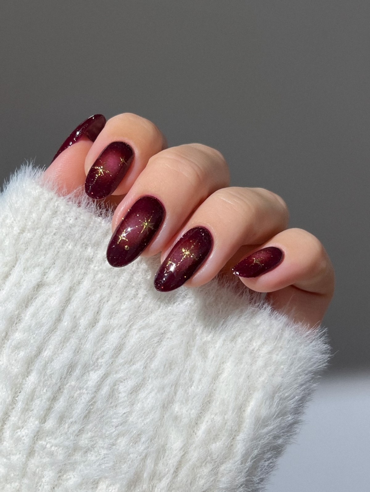 Зимний маникюр в январе 2026: новые тренды месяца