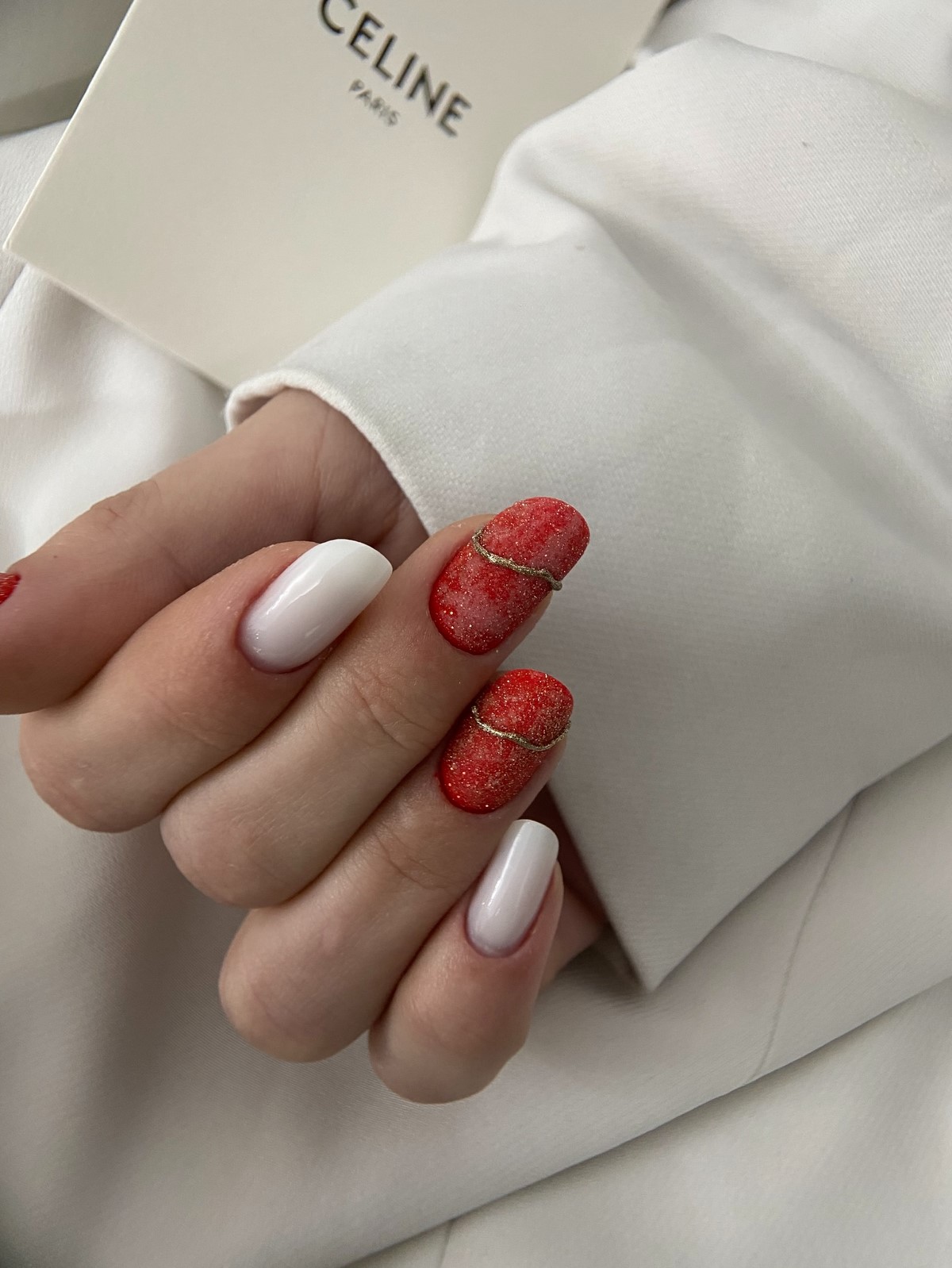 Зимний маникюр в январе 2026: новые тренды месяца