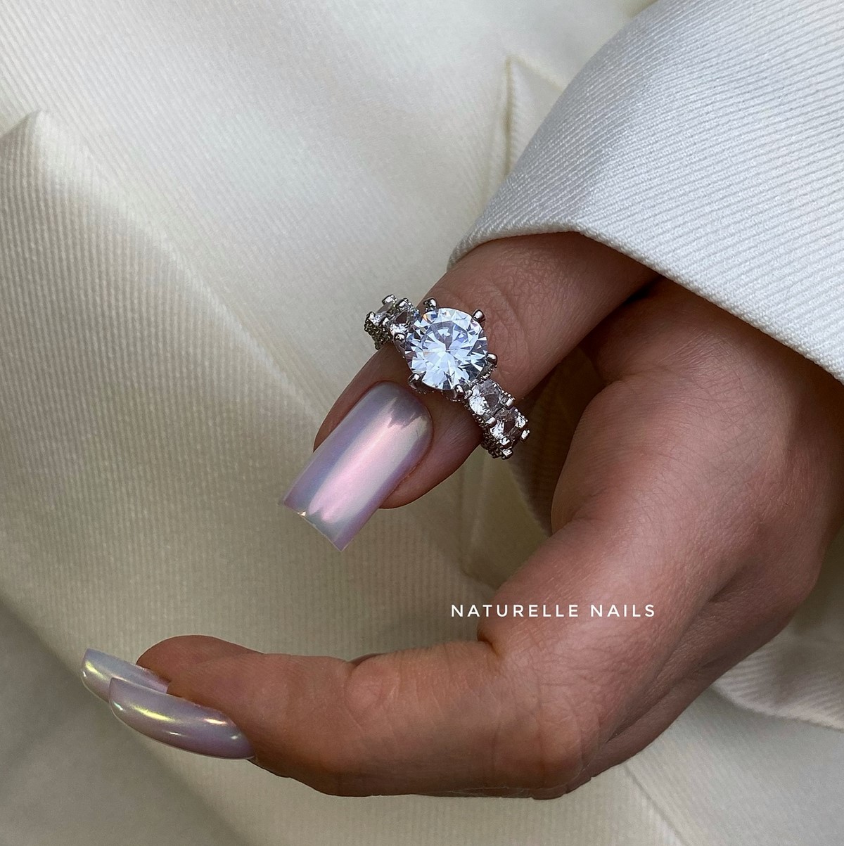 Нежный маникюр в феврале 2026: эстетика легкости и тепла