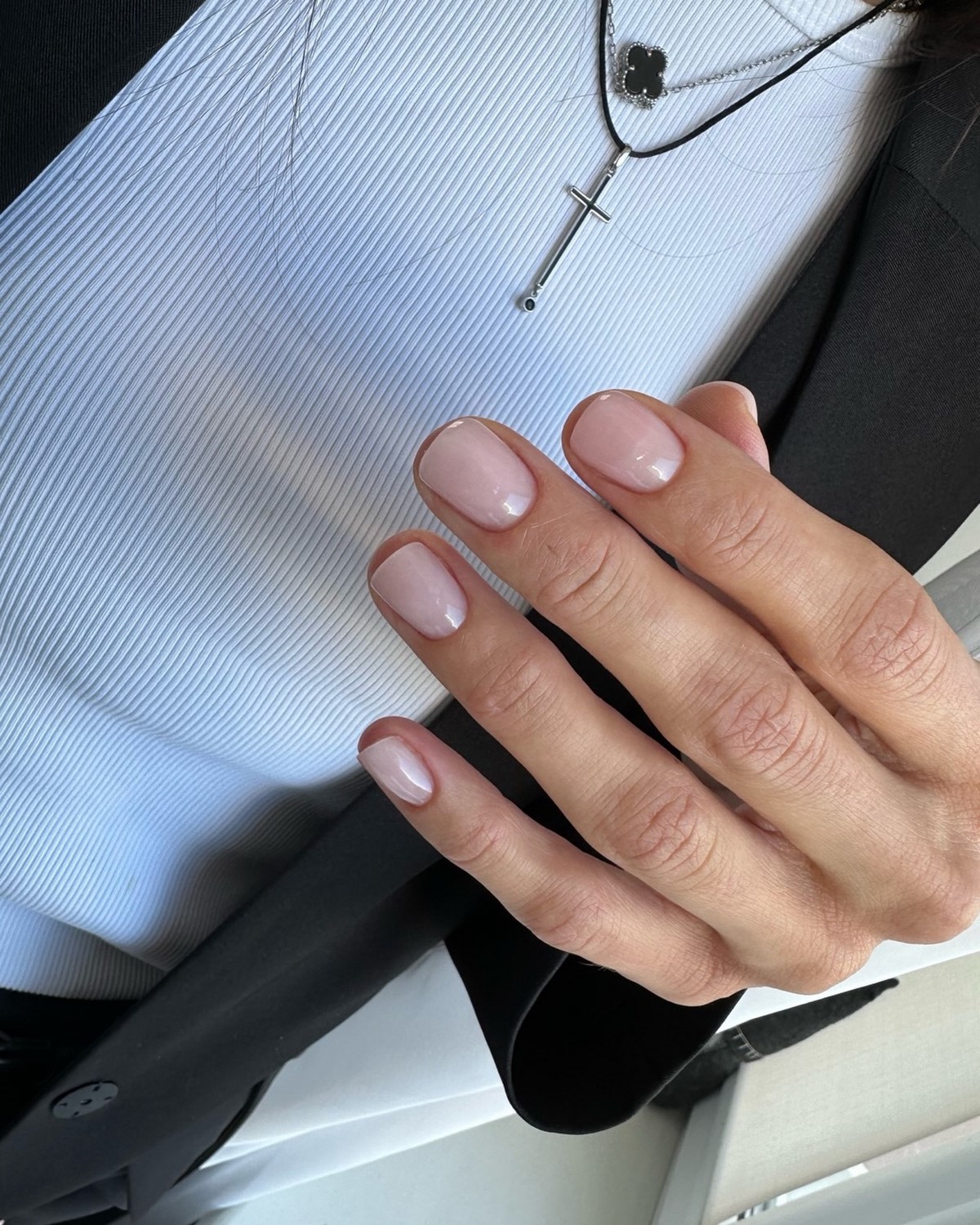 Маникюр без маникюра на февраль 2026, который влюбляет