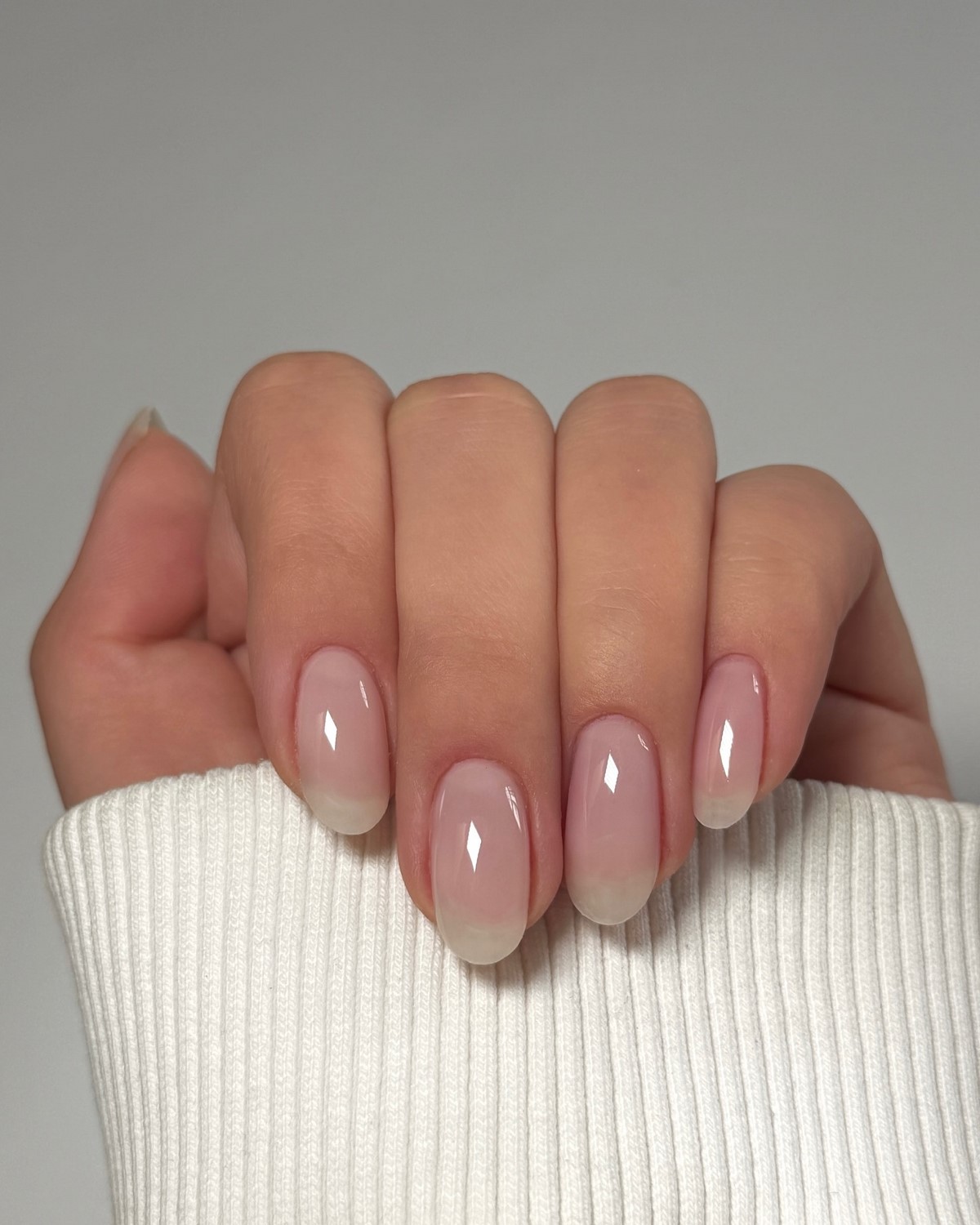 Маникюр без маникюра на февраль 2026, который влюбляет