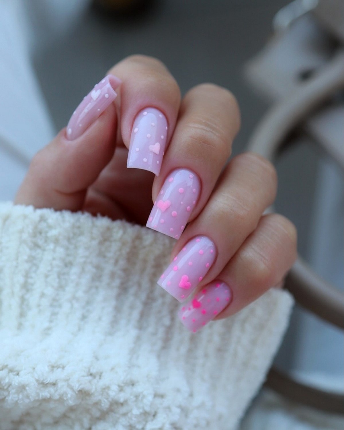 Маникюр с сердечками в феврале 2026: тренды для романтиков