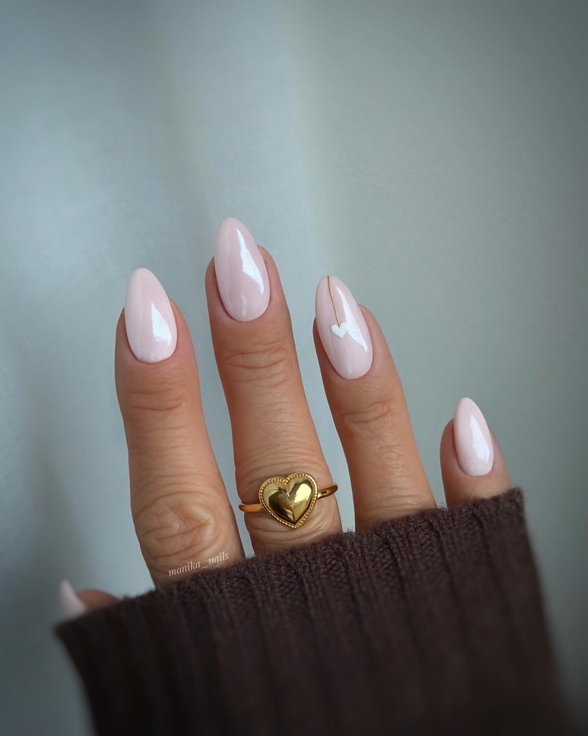 Маникюр с сердечками в феврале 2026: тренды для романтиков