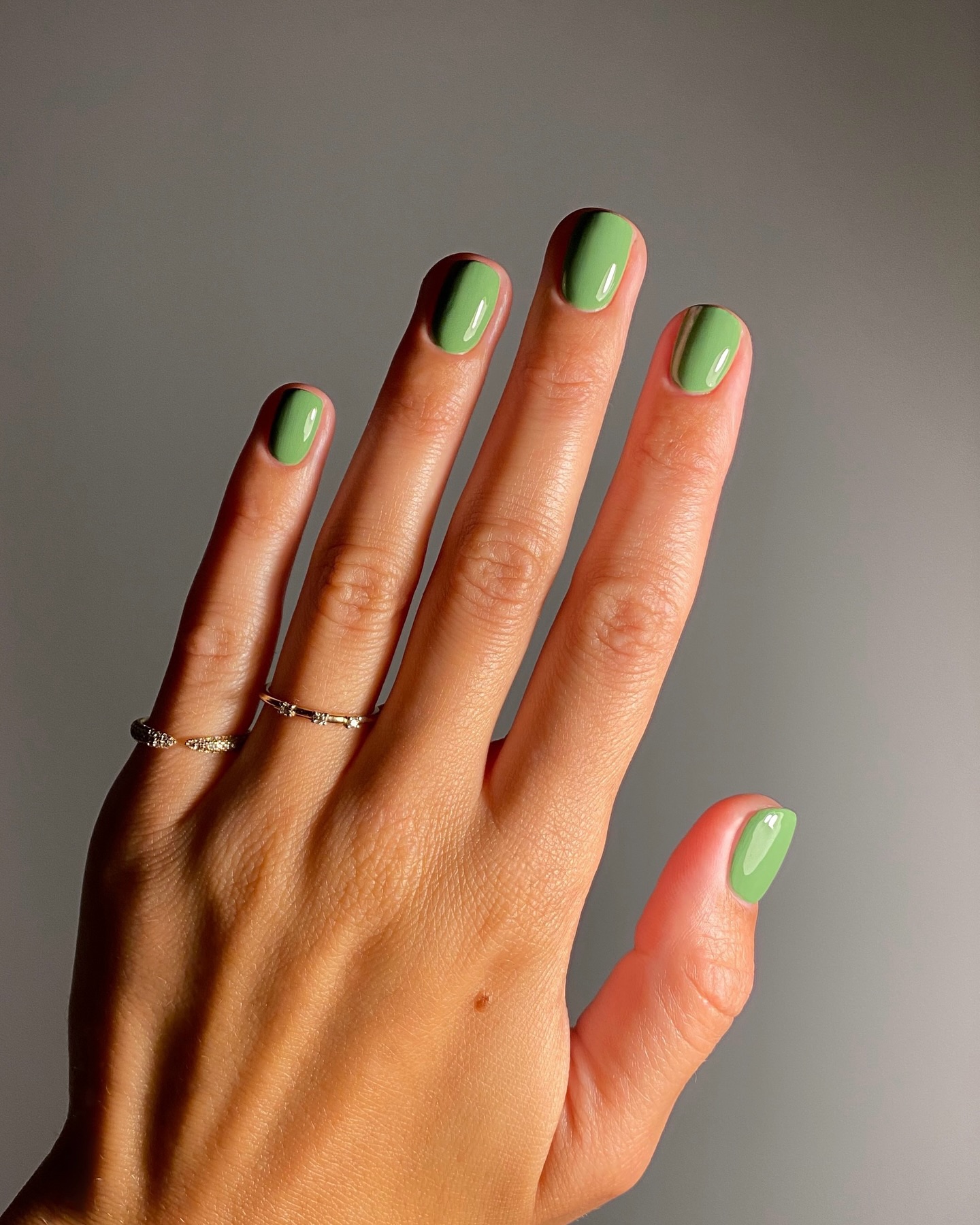 Модные цвета в маникюре 2026 года: главные оттенки сезона