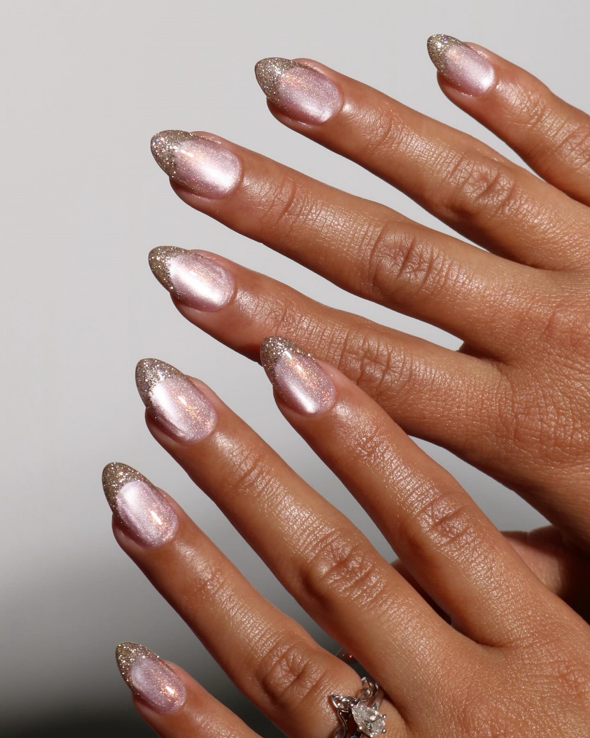 Нежный маникюр в феврале 2026: эстетика легкости и тепла