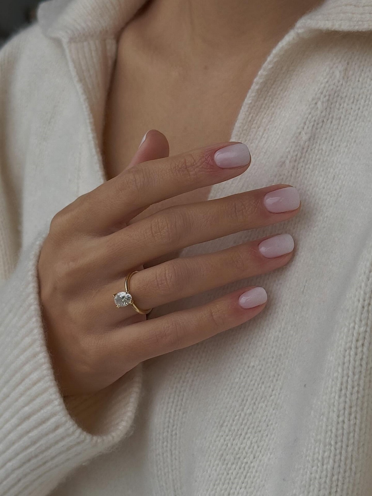 Нежный маникюр в феврале 2026: эстетика легкости и тепла
