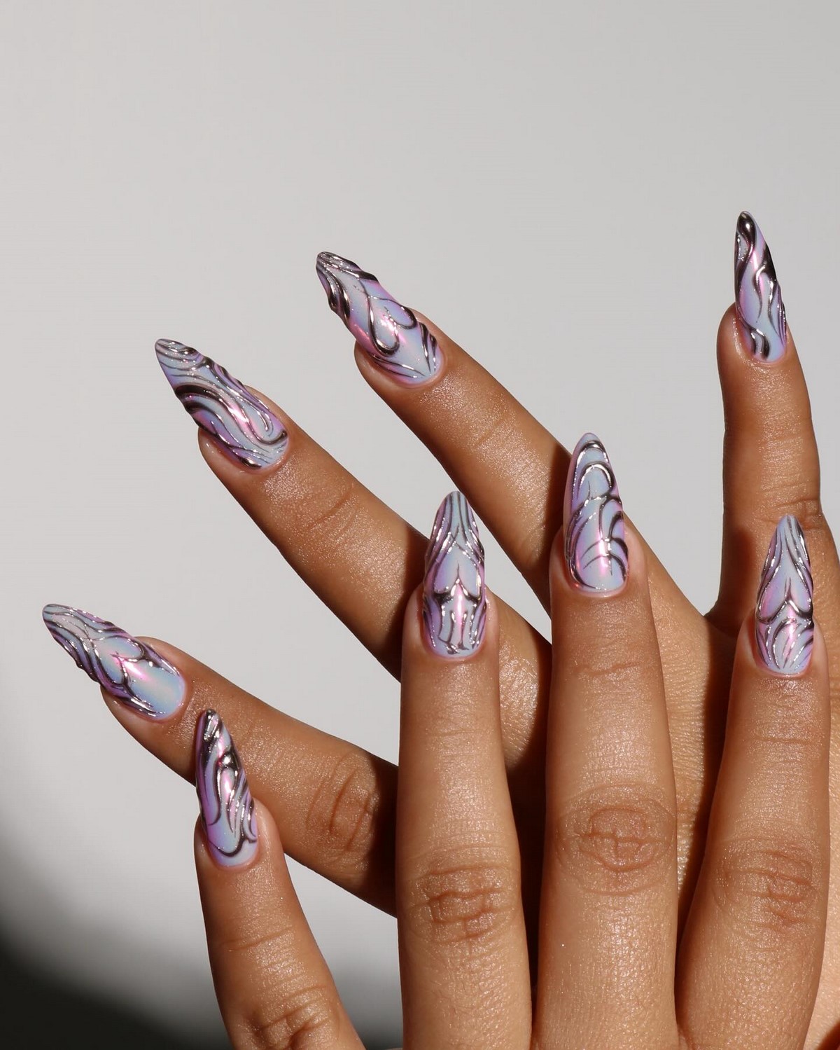 Нежный маникюр в феврале 2026: эстетика легкости и тепла