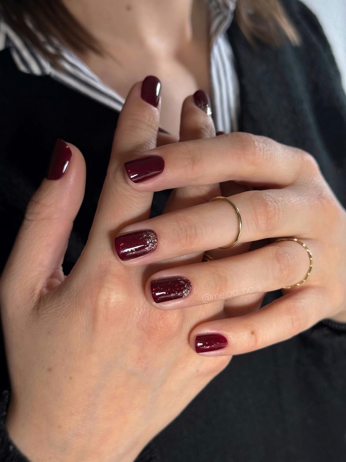 Почему темные короткие ногти выглядят особенно дорого в 2026 году