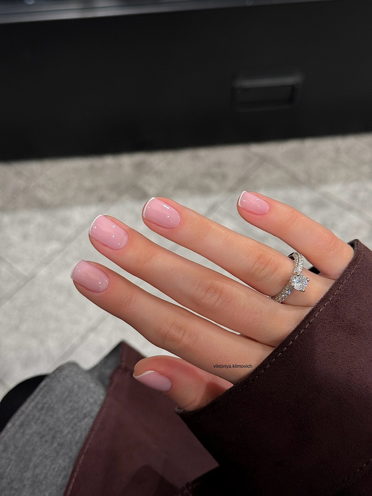 Розовая полупрозрачная база: маникюр «свои ногти, только лучше»