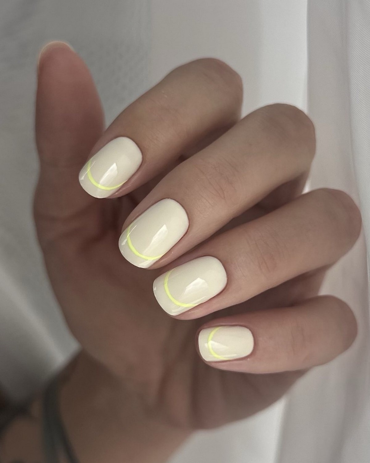 Маникюр на весну 2026, который выглядит дорого