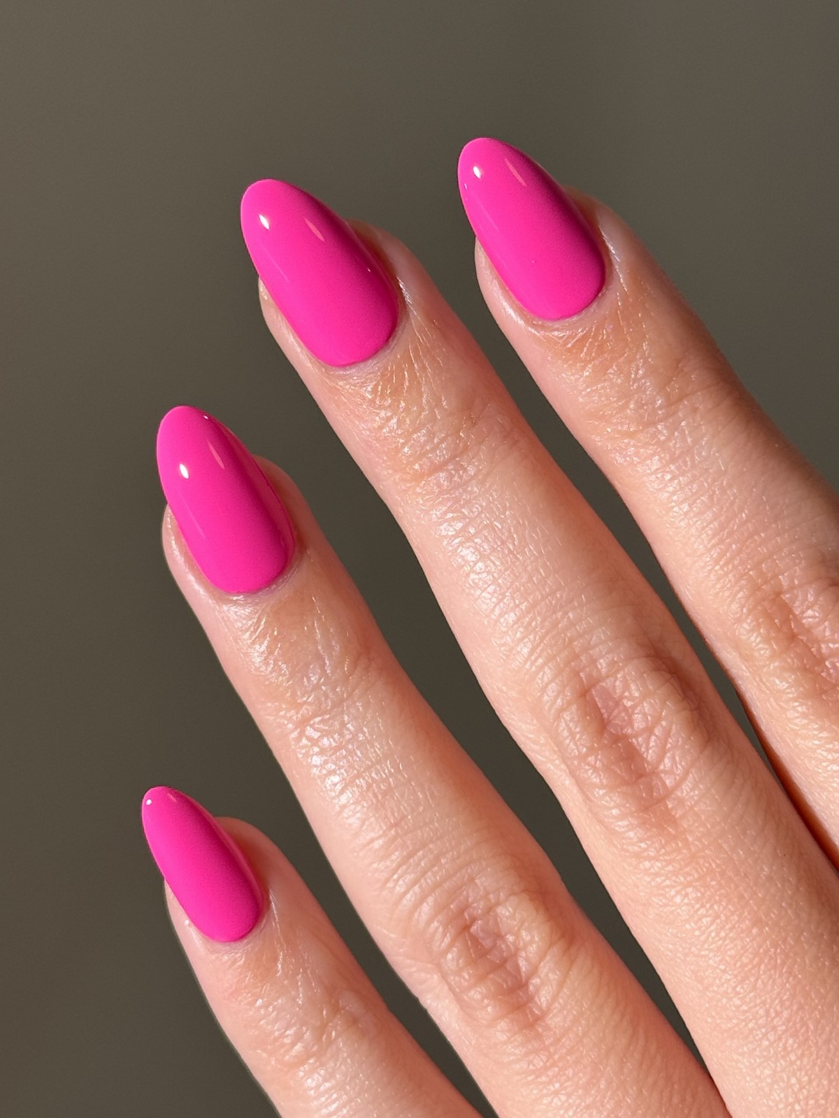 Маникюр на весну 2026, который выглядит дорого