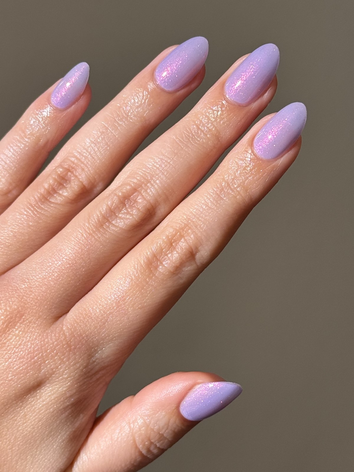 Маникюр на весну 2026, который выглядит дорого