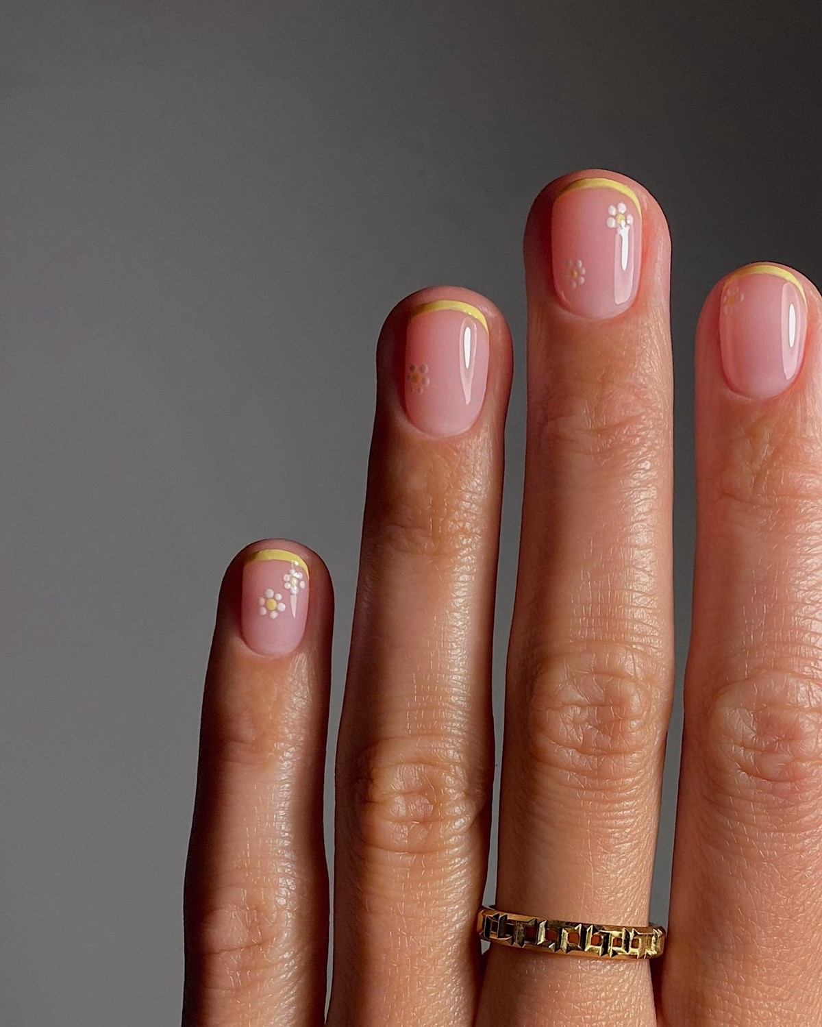 Маникюр на весну 2026, который выглядит дорого