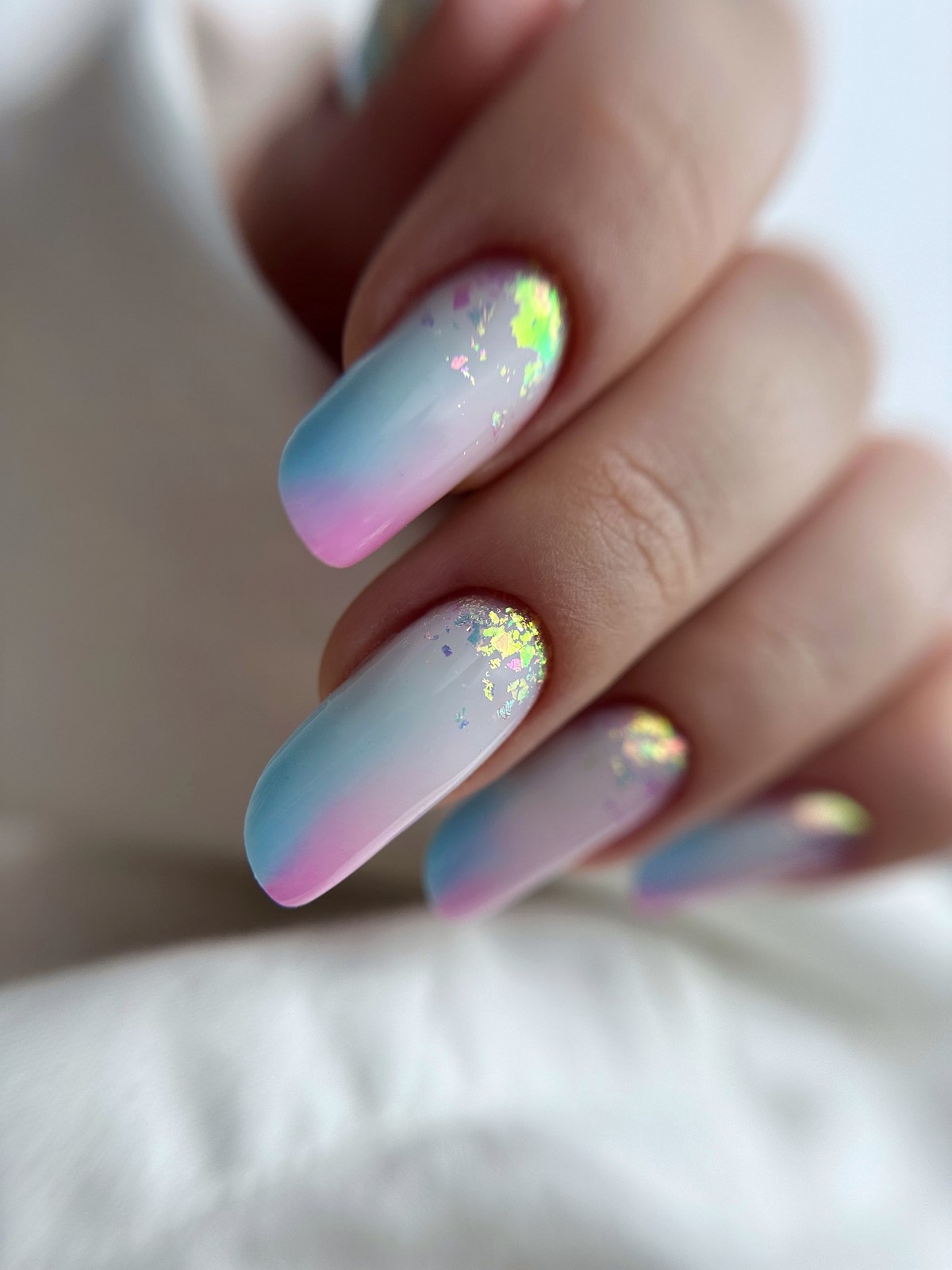 Маникюр на весну 2026, который выглядит дорого