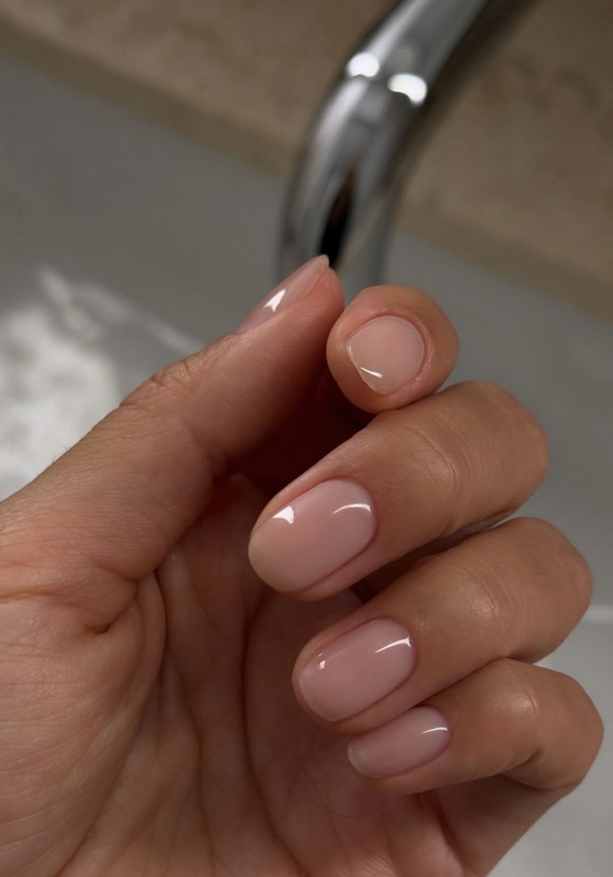 Почему маникюр быстро теряет вид: 6 частых причин, о которых молчат мастера