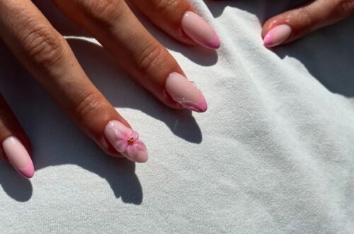 Френч на весну 2026: аккуратный маникюр, который носят чаще всего 53 Френч на весну 2026: аккуратный маникюр, который носят чаще всего