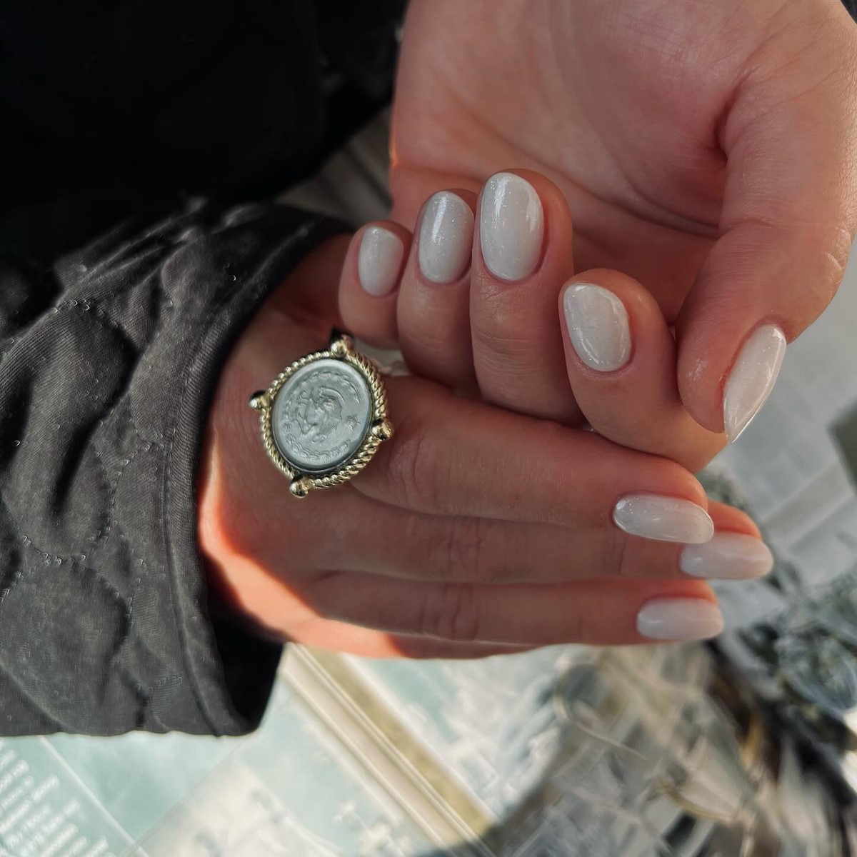 Этот цвет маникюра весной 2026 выбирают чаще всего — он выглядит дороже других