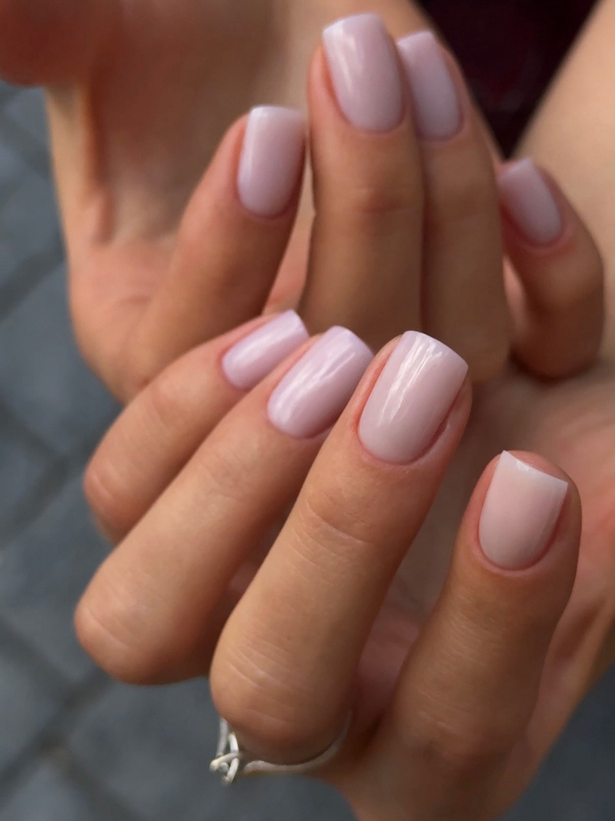 Этот цвет маникюра весной 2026 выбирают чаще всего — он выглядит дороже других