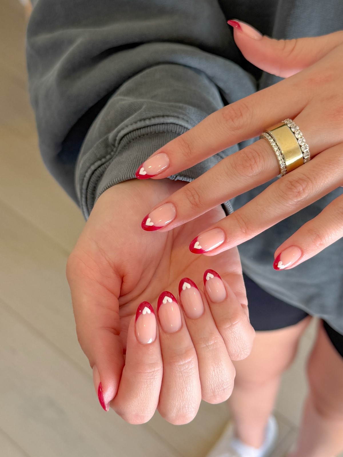 Френч на весну 2026: аккуратный маникюр, который носят чаще всего