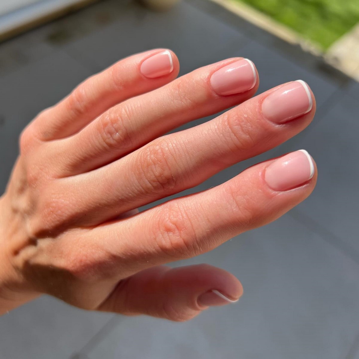 Френч на весну 2026: аккуратный маникюр, который носят чаще всего