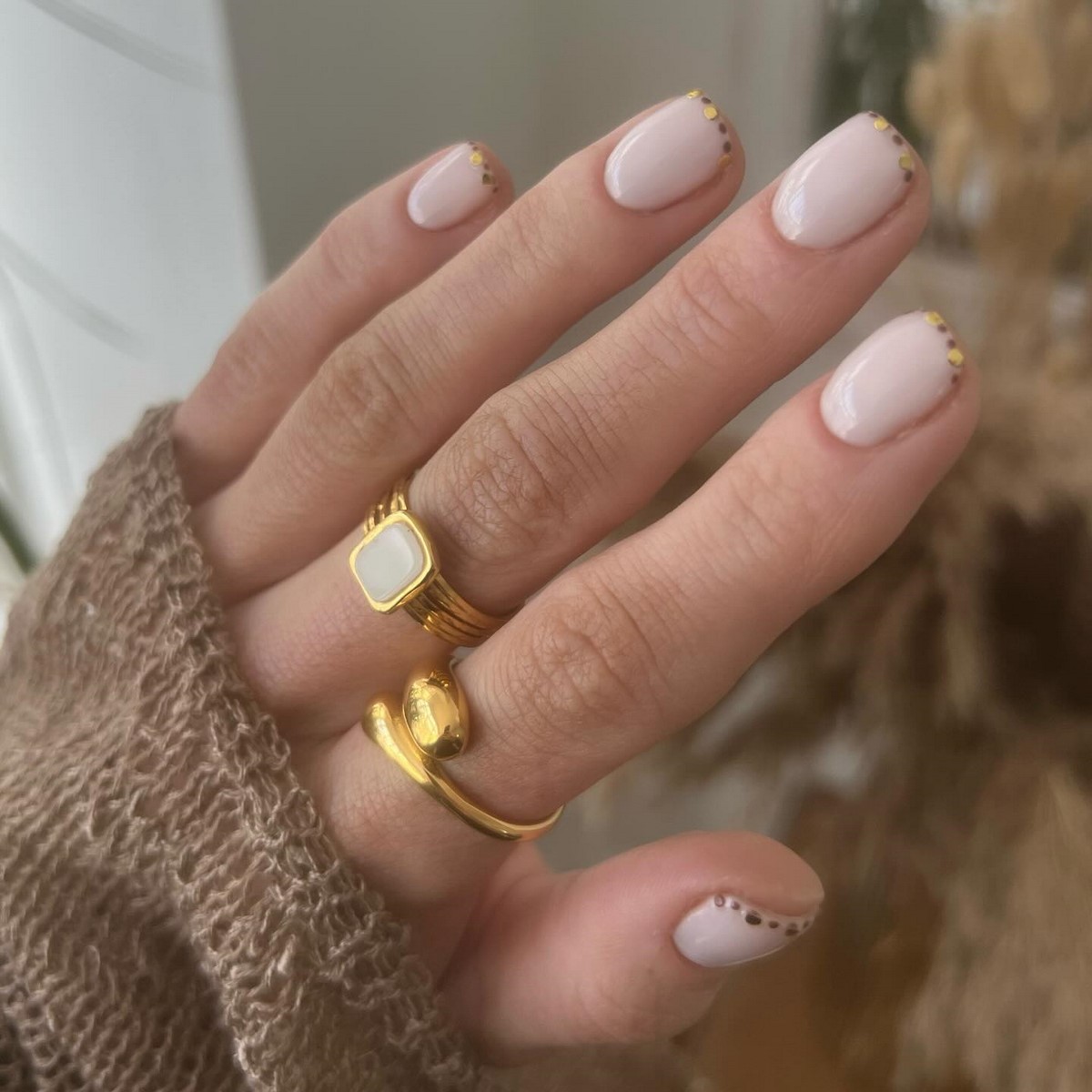 Френч на весну 2026: аккуратный маникюр, который носят чаще всего