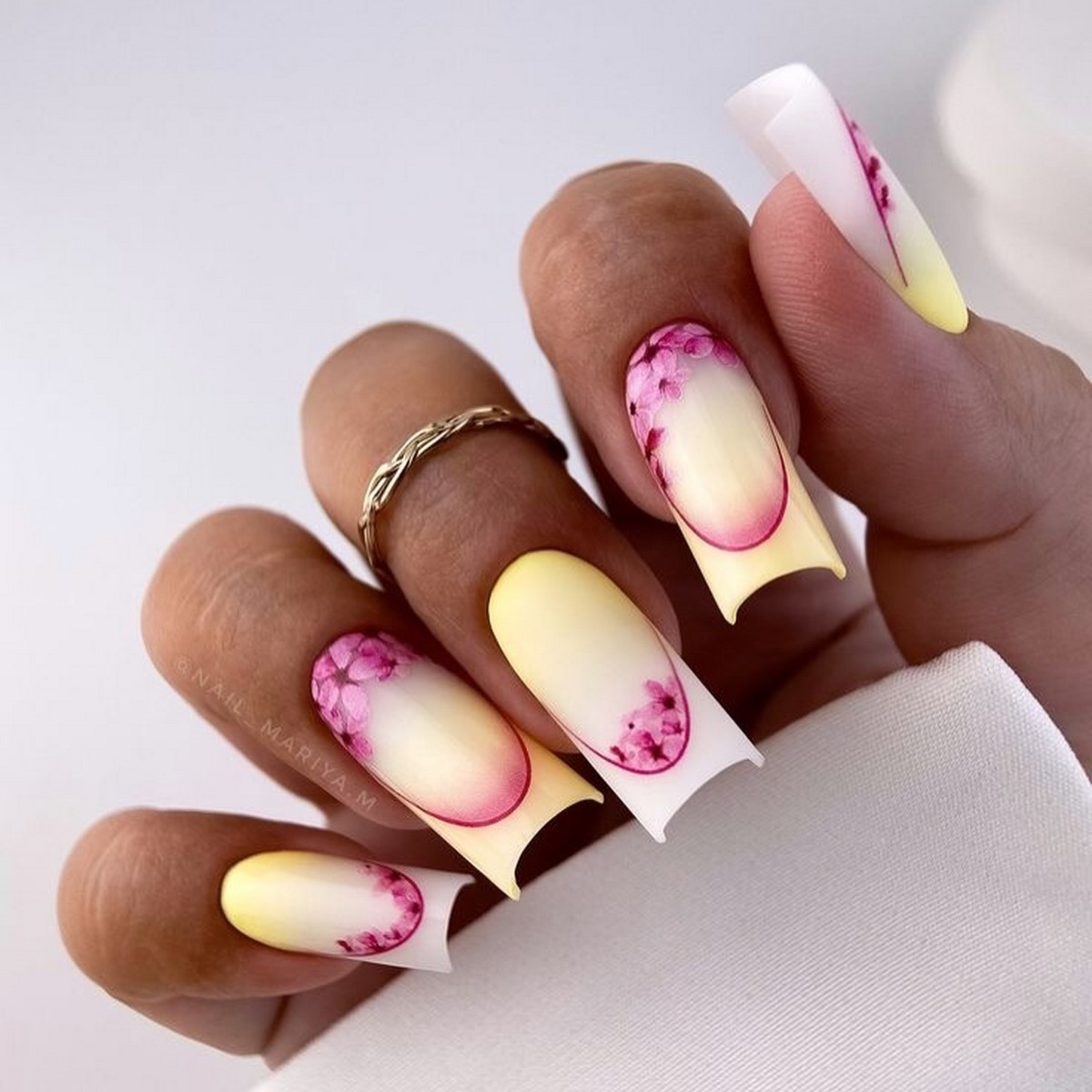 Френч на весну 2026: аккуратный маникюр, который носят чаще всего