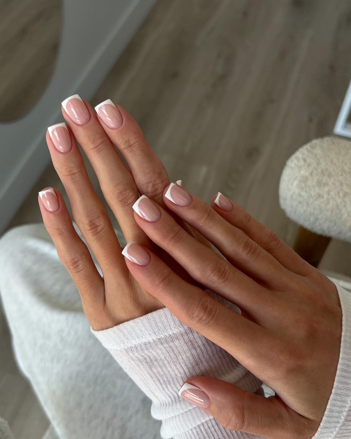 Френч на весну 2026: аккуратный маникюр, который носят чаще всего